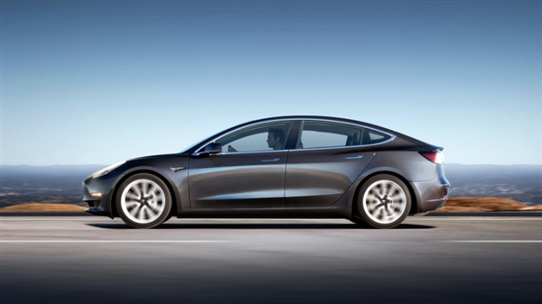 特斯拉为Model 3推送新固件：紧急刹车距离缩短6米