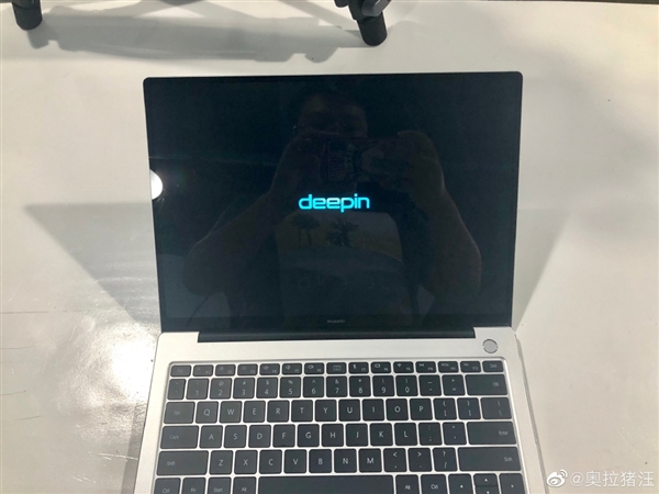 华为MateBook 14 Linux版真机曝光：搭载deepin系统 